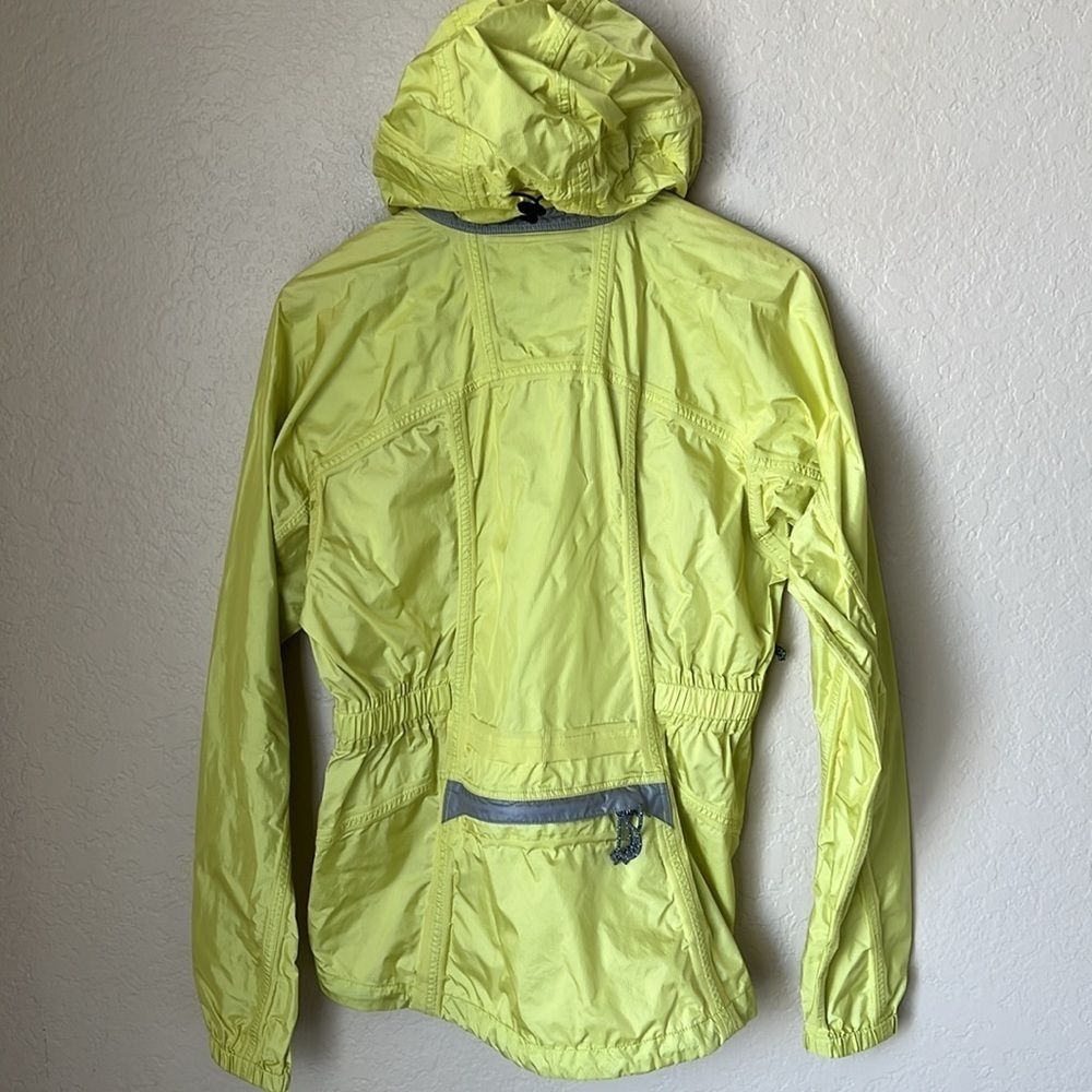 Patagonia neon yellow weatherproof jacket - Picture 10 of 12